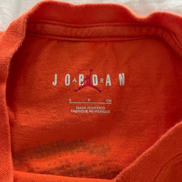 Jordan graphic T-shirt . EUC Small - Picture 5 of 5